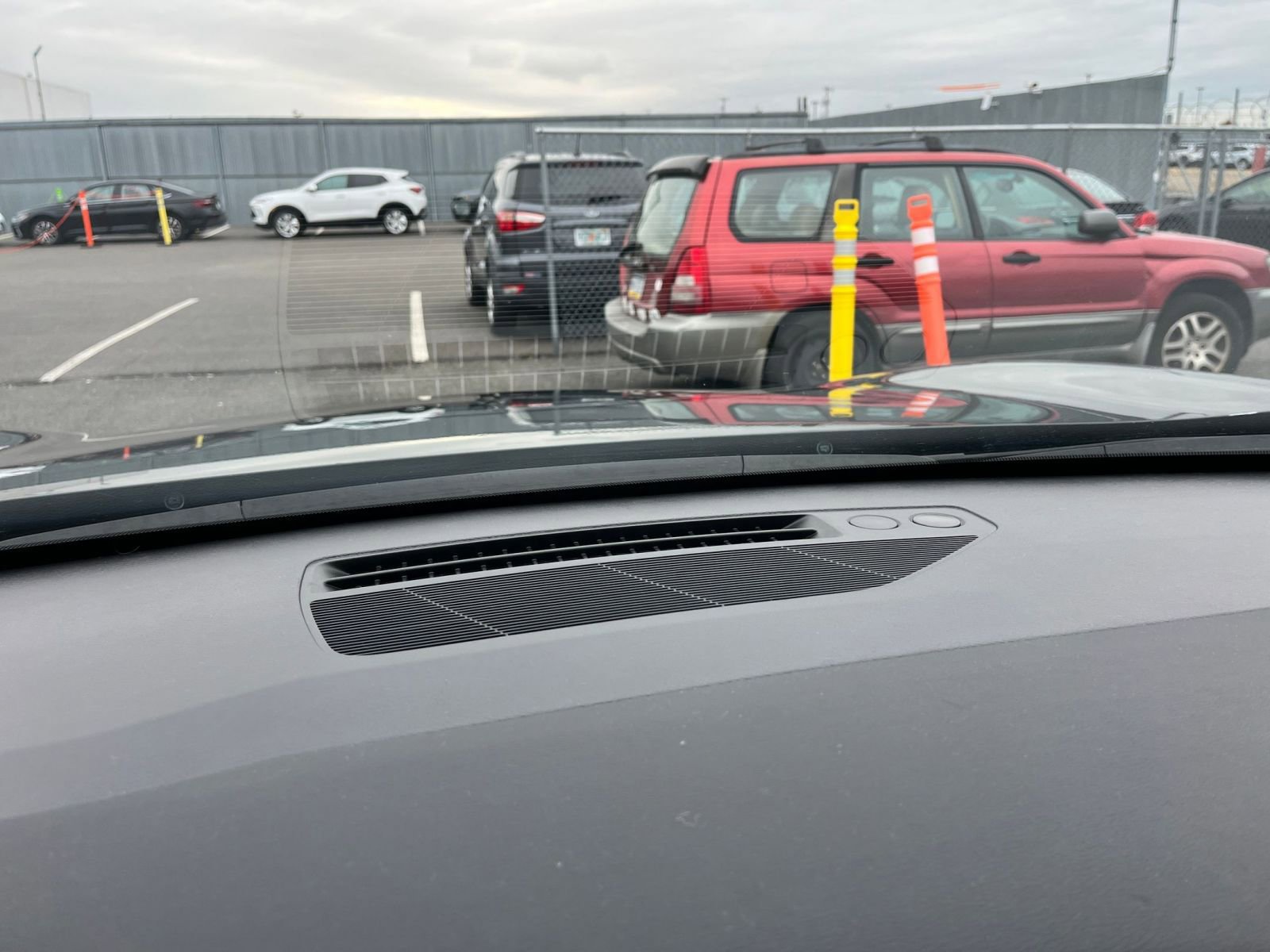 Used 2025 Nissan Kicks SV image 18