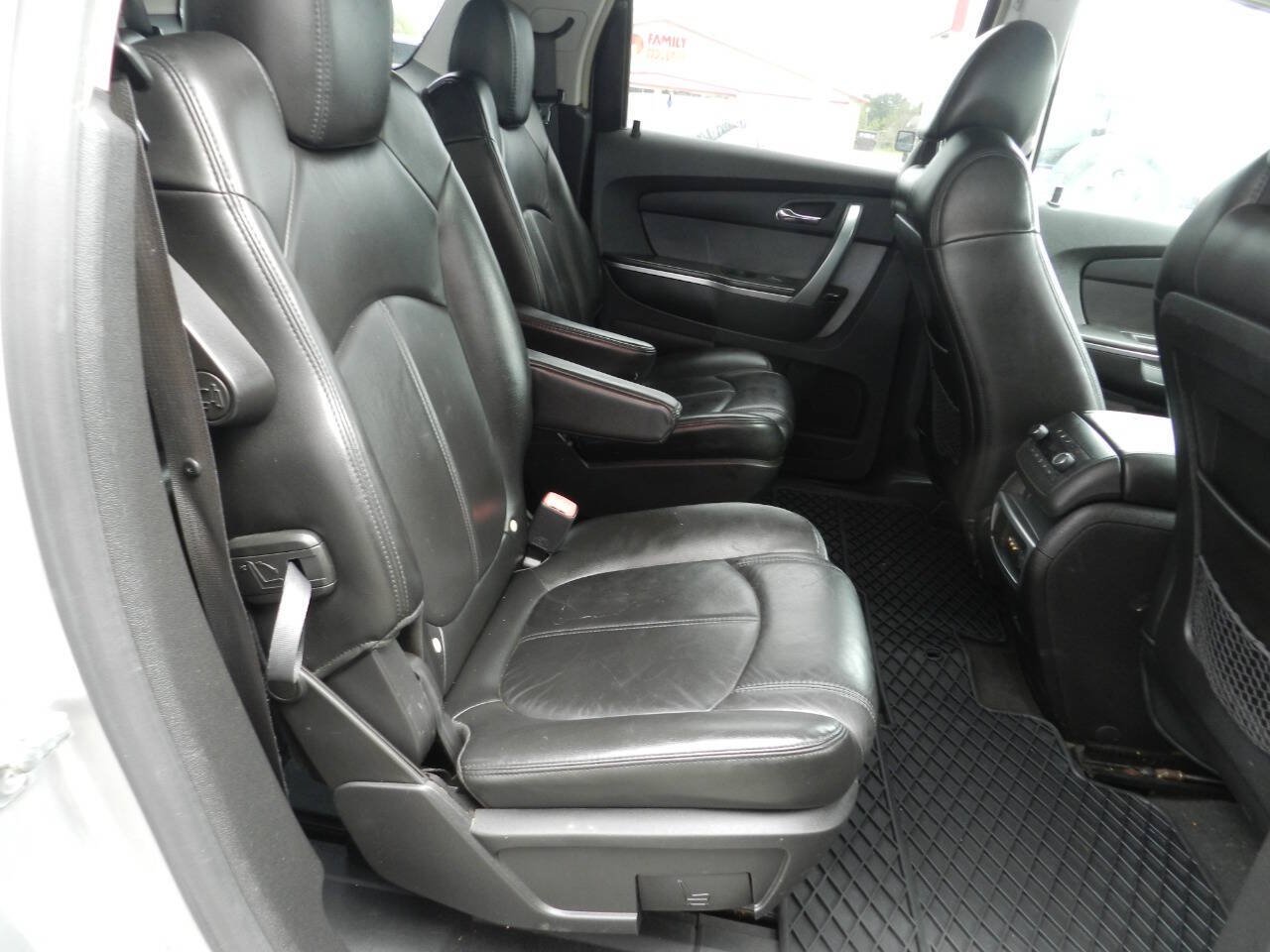 Used 2007 GMC Acadia SLT w/ Trailering Package AWD/4WD image 13