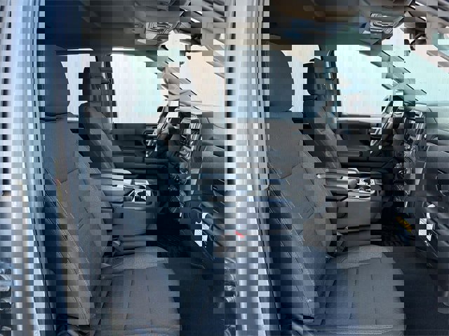 Used 2025 Chevrolet Silverado 1500 Custom Trail Boss w/ LPO, Dark Essentials Package image 29