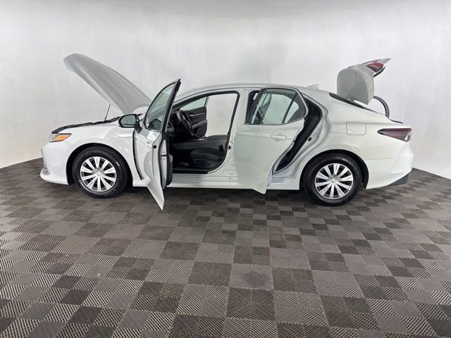Used 2023 Toyota Camry LE image 11