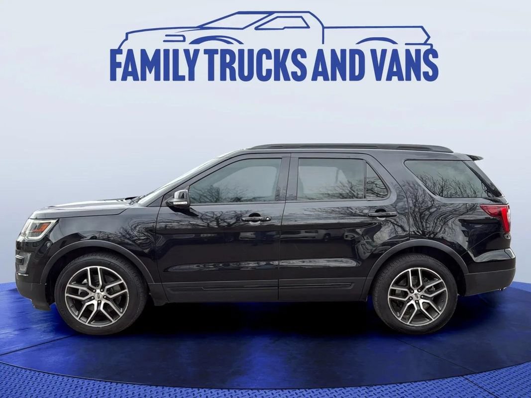 Used 2016 Ford Explorer Sport w/ Equipment Group 401A AWD/4WD image 2