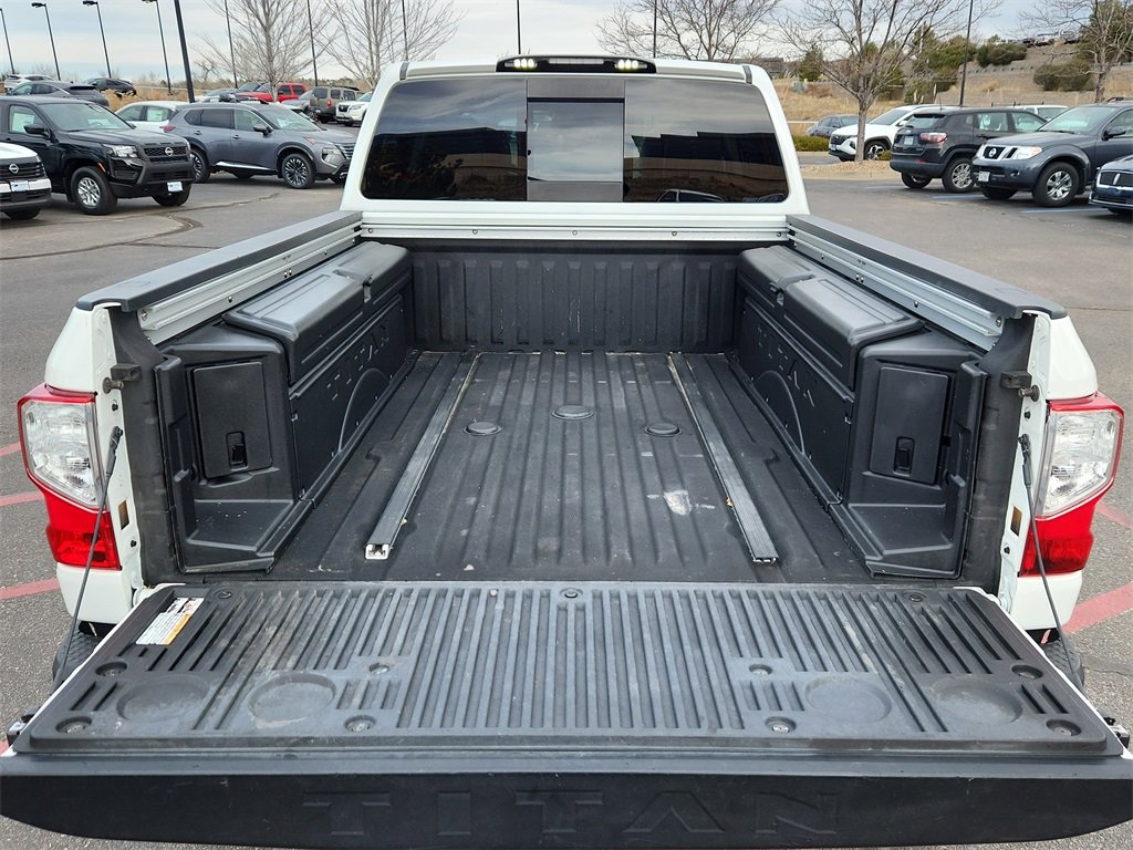 Used 2019 Nissan Titan PRO-4X w/ Pro-4x Convenience Package image 15