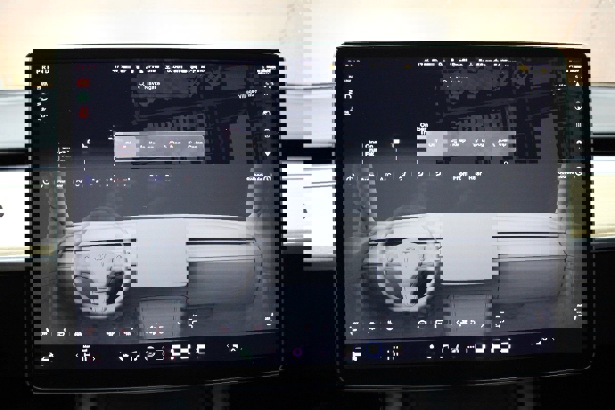 Used 2023 Tesla Model 3 Standard Range image 20