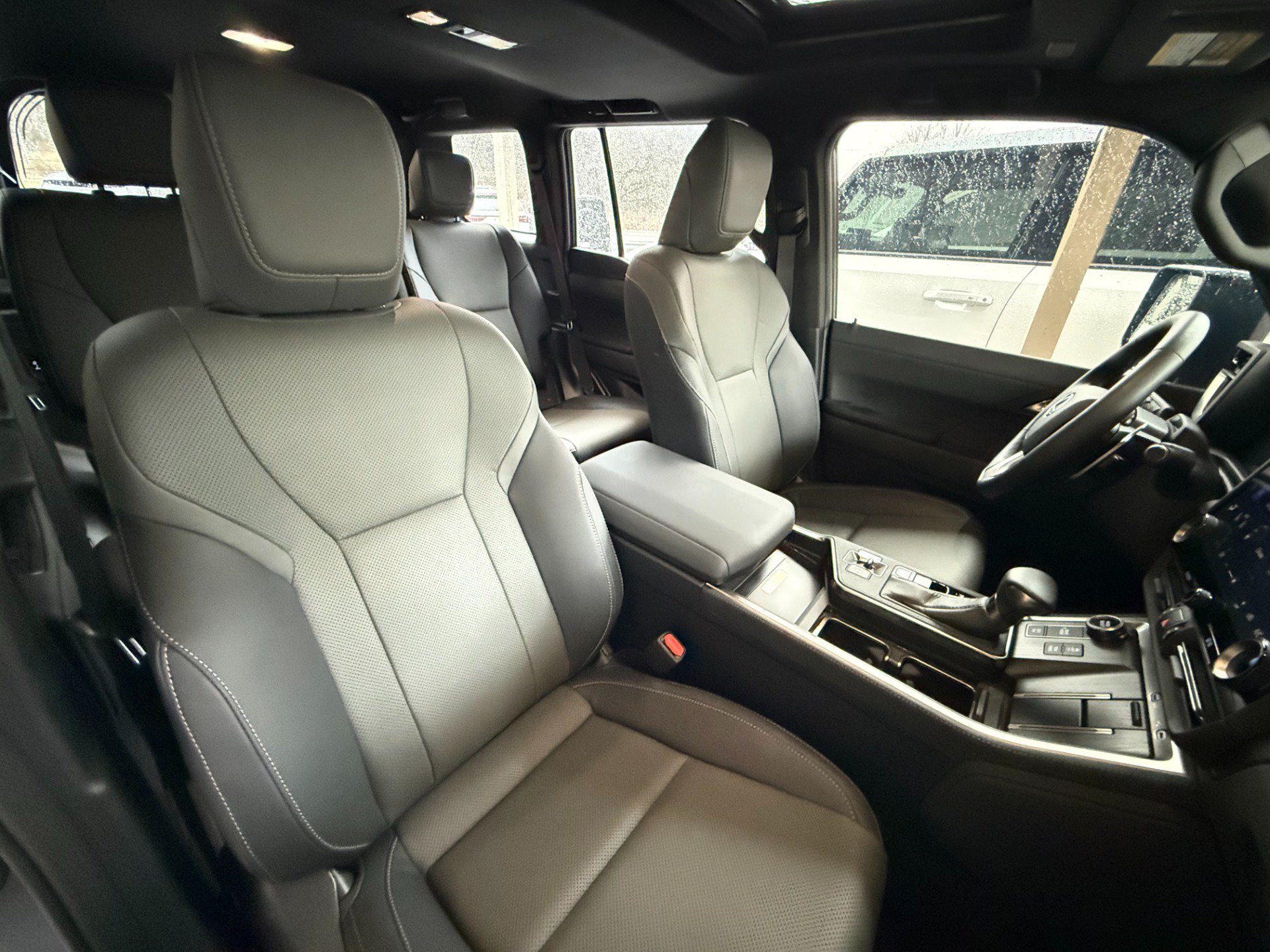Used 2025 Lexus GX 550 w/ Accessory Package (2T) AWD/4WD image 15