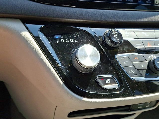 Used 2017 Chrysler Pacifica Touring-L w/ Tire & Wheel Group FWD image 19