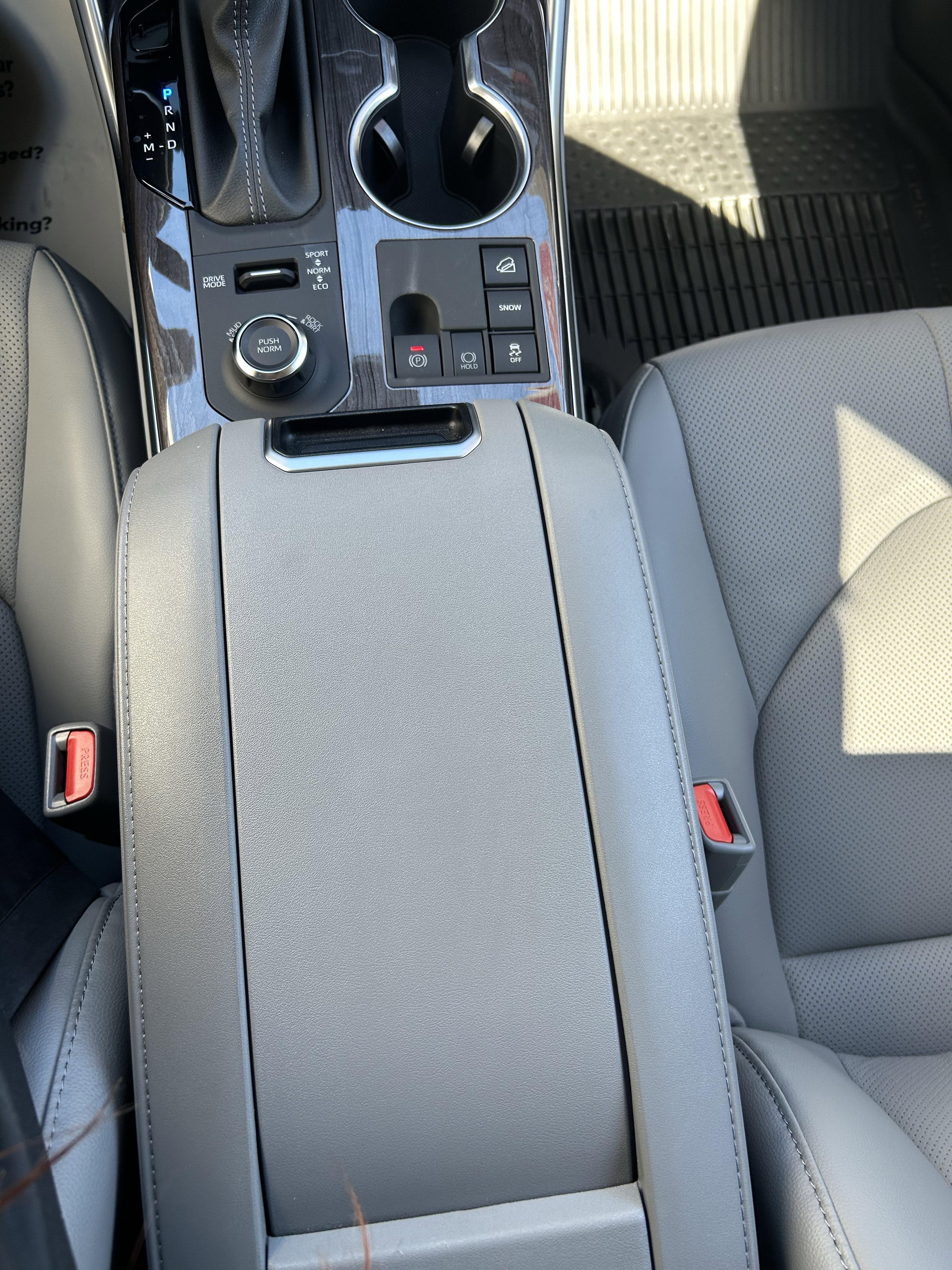 Used 2024 Toyota Highlander Platinum image 33