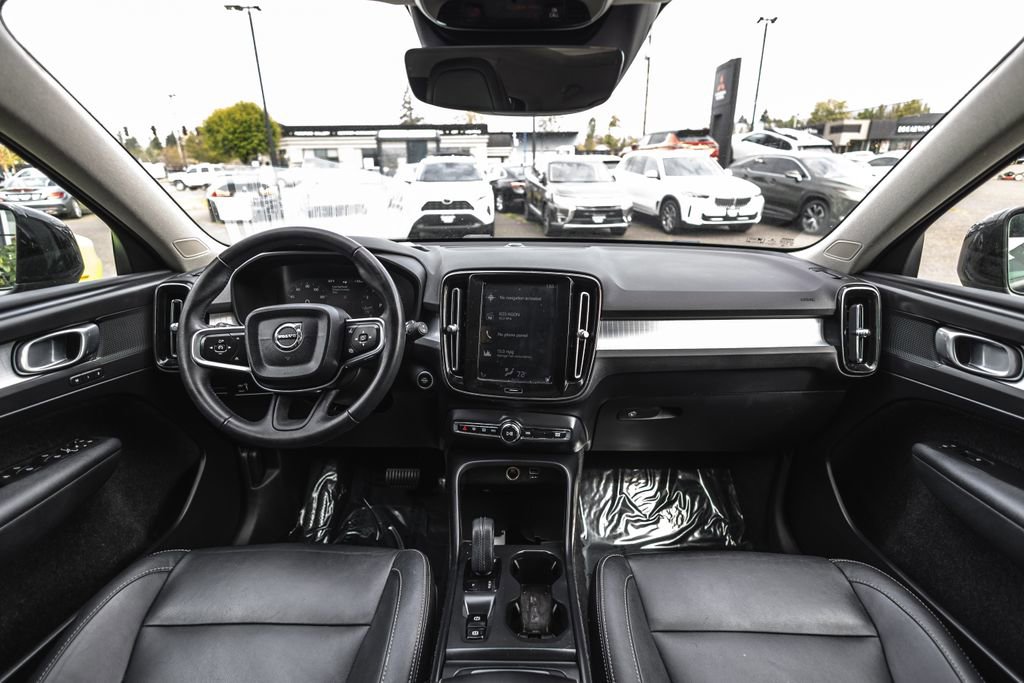 Used 2019 Volvo XC40 T5 Momentum AWD/4WD image 19