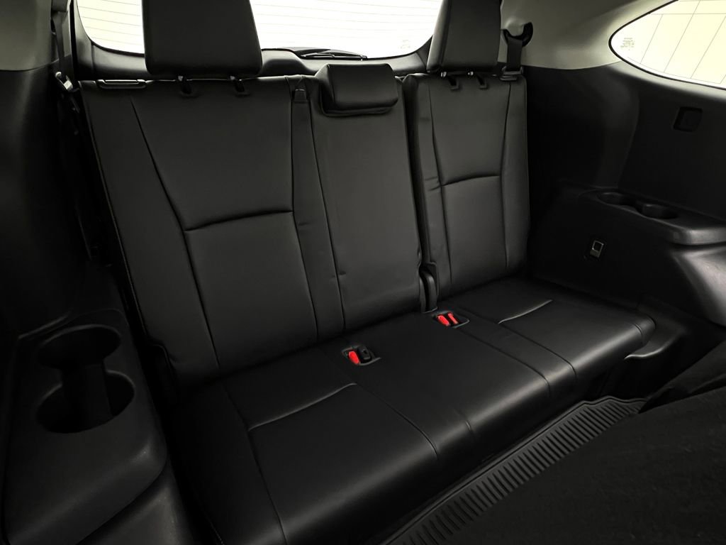 Used 2023 Toyota Highlander Limited image 16