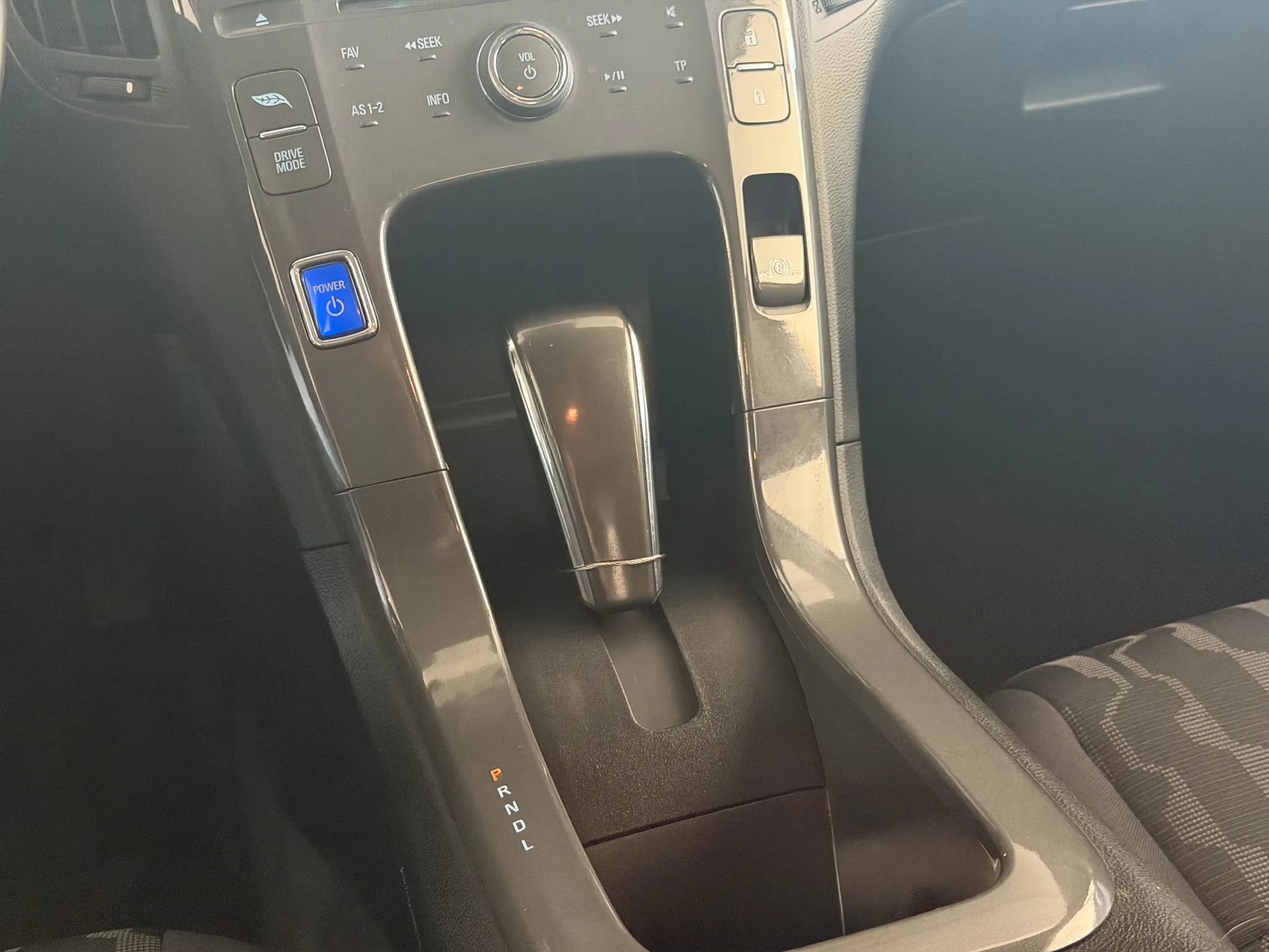 Used 2015 Chevrolet Volt FWD image 28