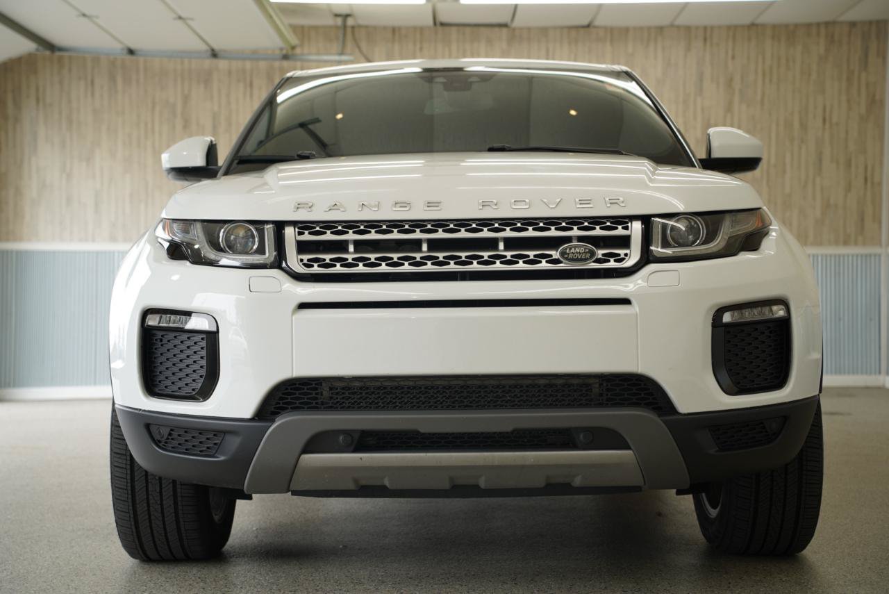 Used 2017 Land Rover Range Rover Evoque SE AWD/4WD image 3