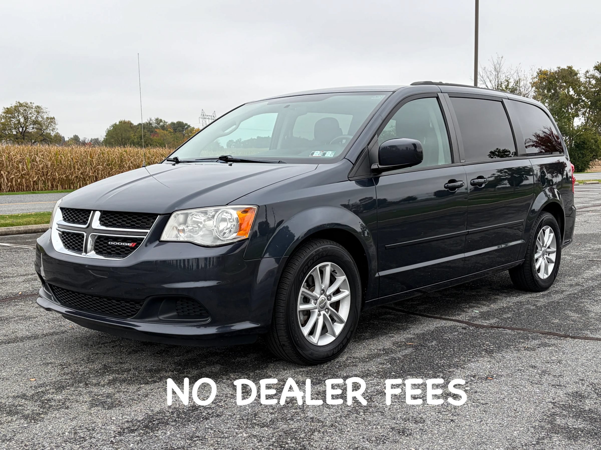 Used 2013 Dodge Grand Caravan SXT w/ Rear Park Assist Pkg FWD image 1