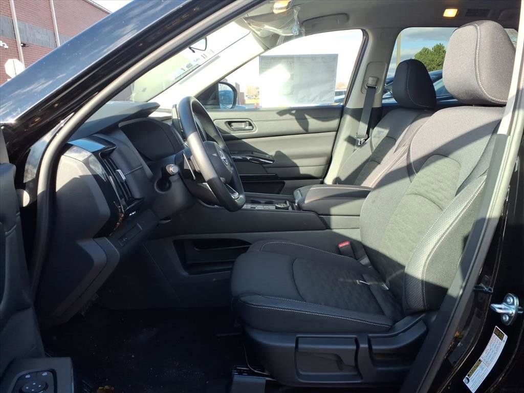 New 2025 Nissan Pathfinder S w/ Cargo Package image 26