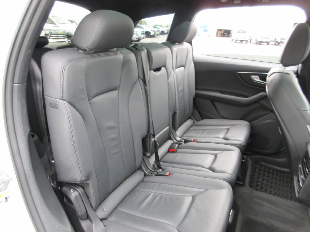 Used 2023 Audi Q7 3.0T Premium w/ Convenience Package AWD/4WD image 25