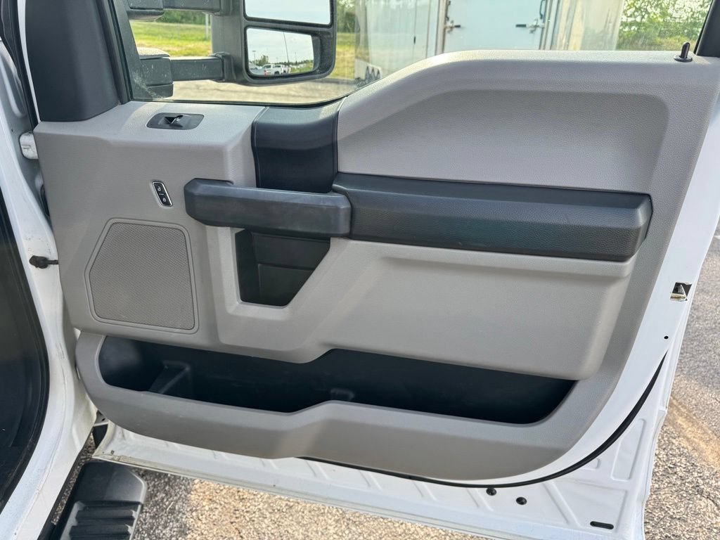 Used 2017 Ford F550 4x4 Regular Cab Super Duty image 20