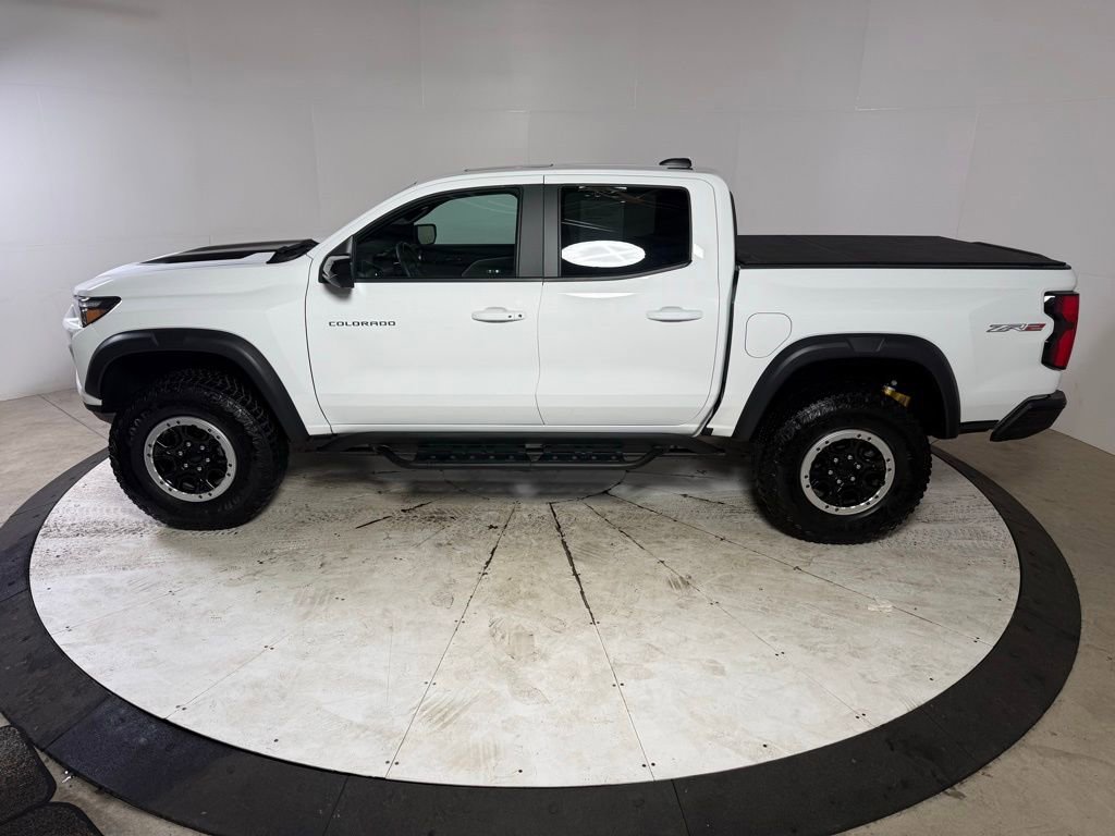 Used 2024 Chevrolet Colorado ZR2 w/ Technology Package image 4