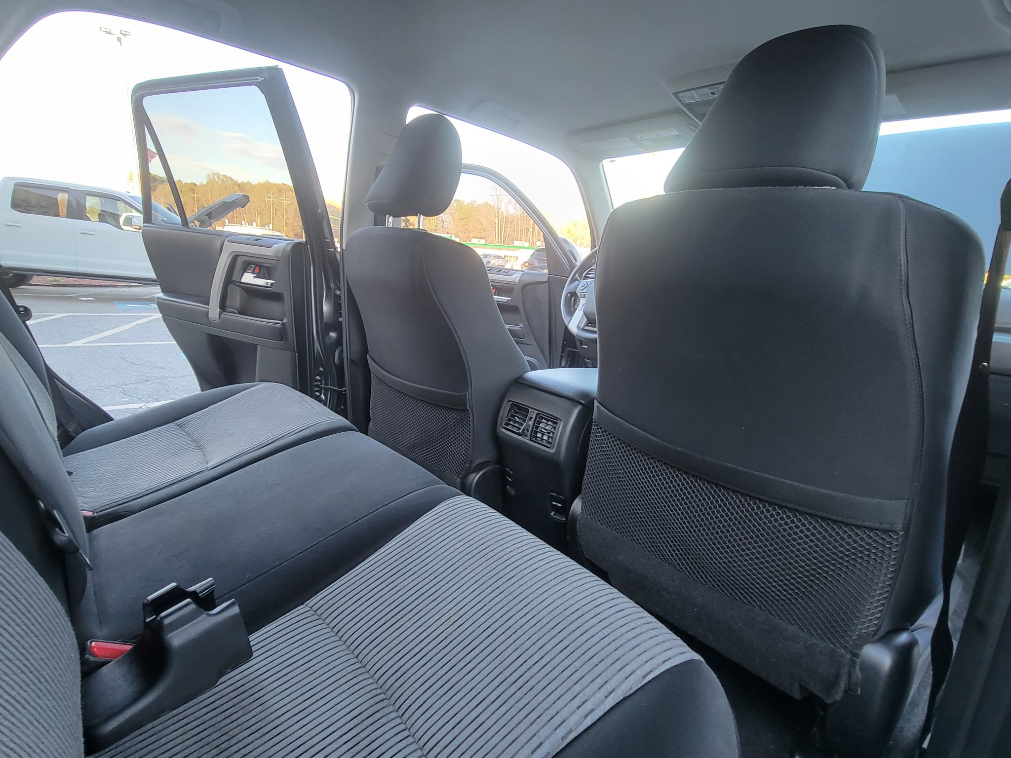 Used 2018 Toyota 4Runner SR5 image 45