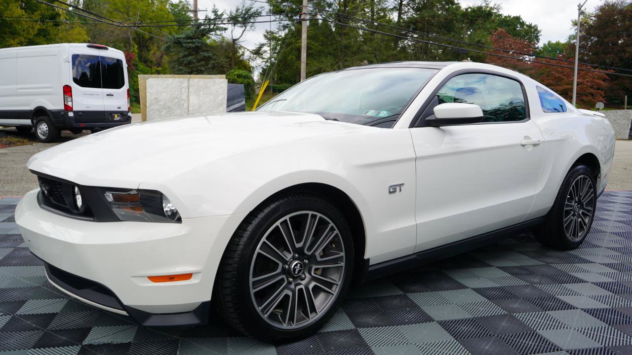 Used 2010 Ford Mustang GT RWD image 16