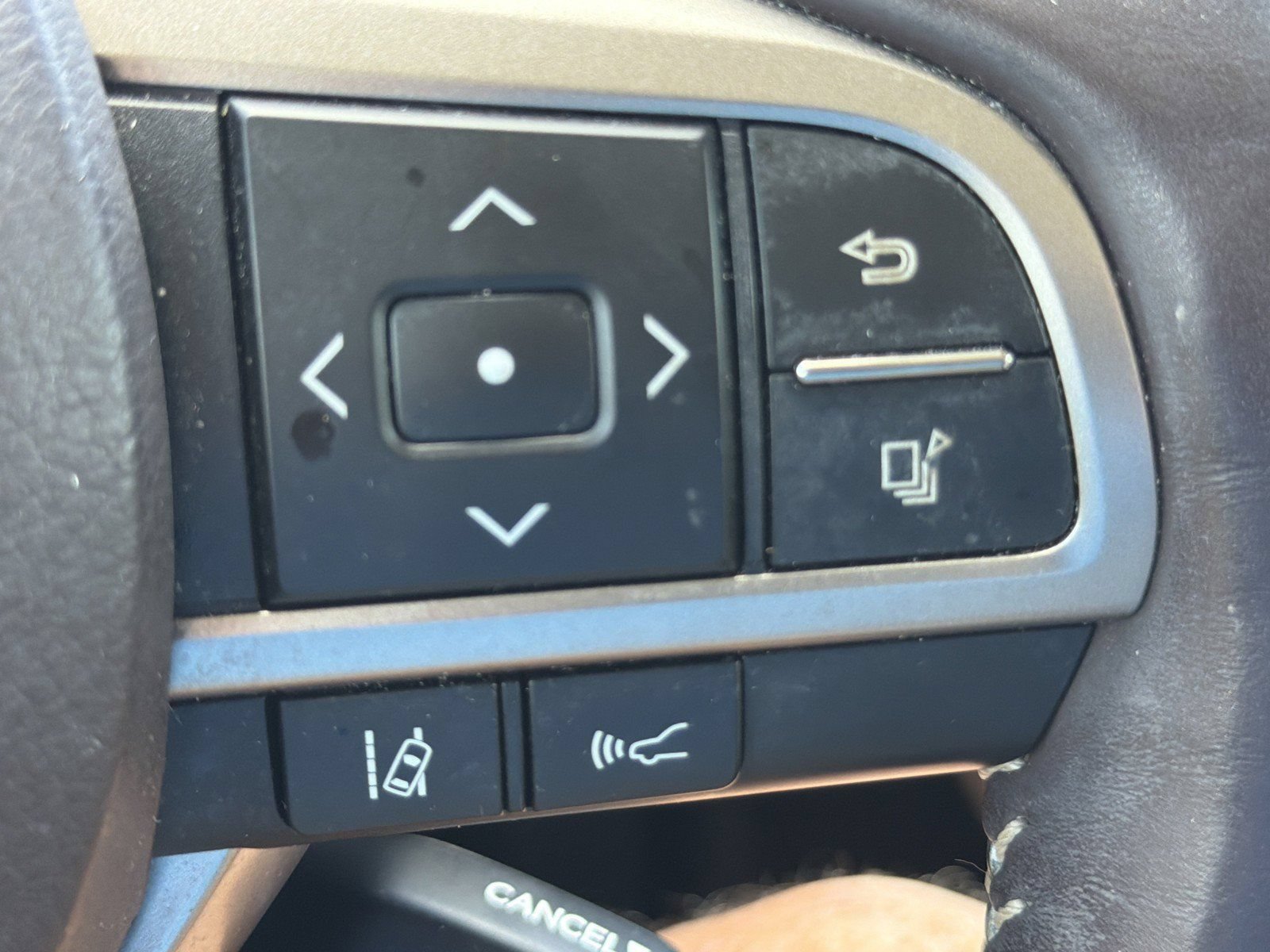 Used 2018 Lexus RX 350L FWD w/ Premium Package image 28