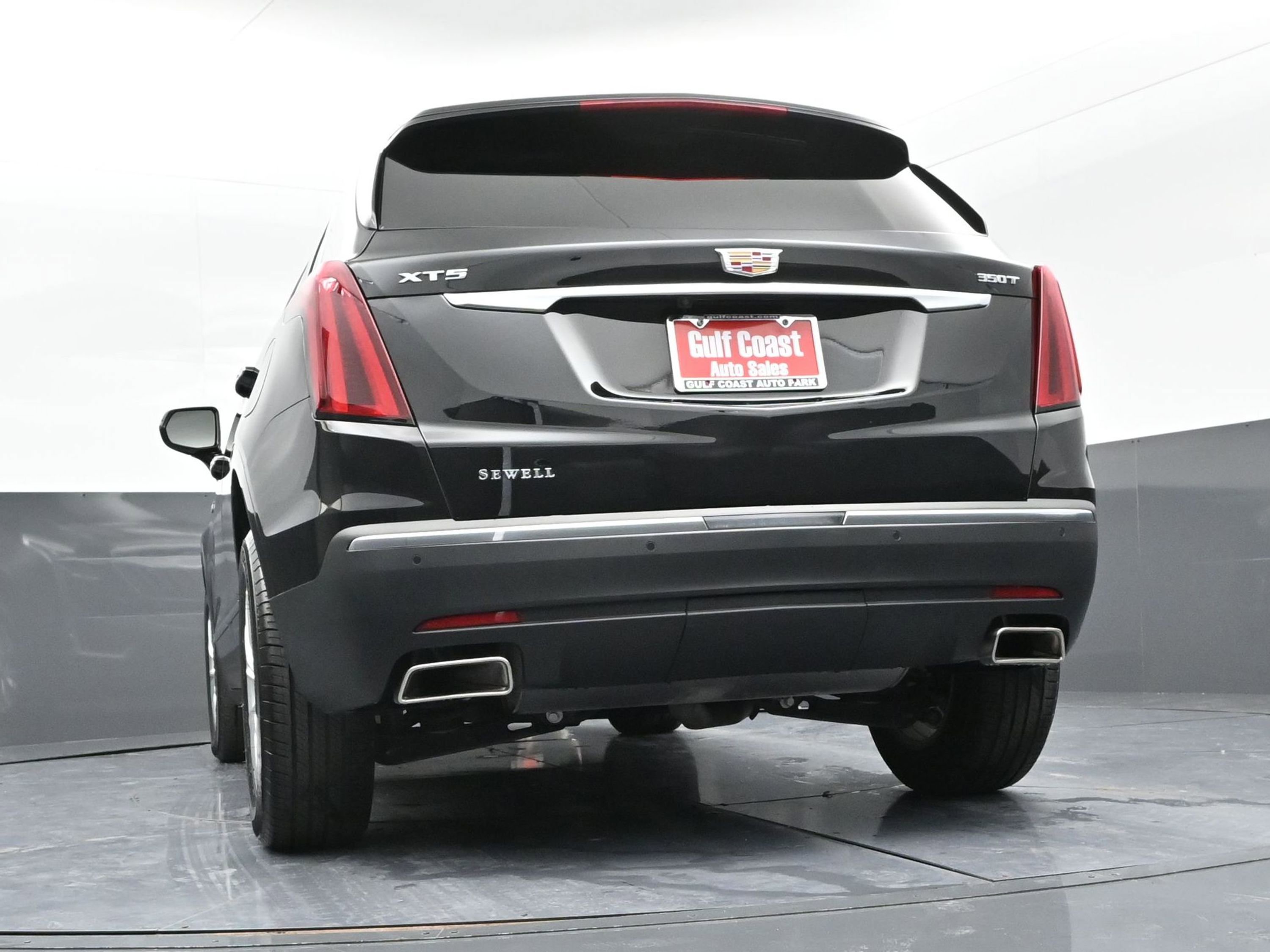 Used 2024 Cadillac XT5 Luxury w/ LPO, Floor Liner Package image 32