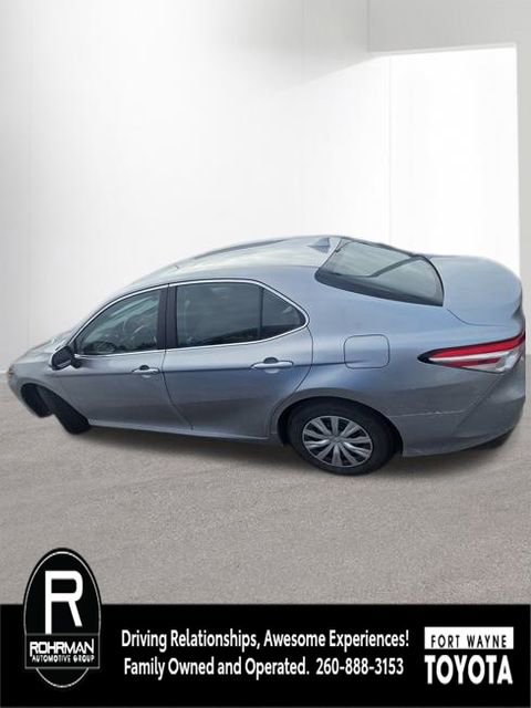 Used 2019 Toyota Camry LE image 4