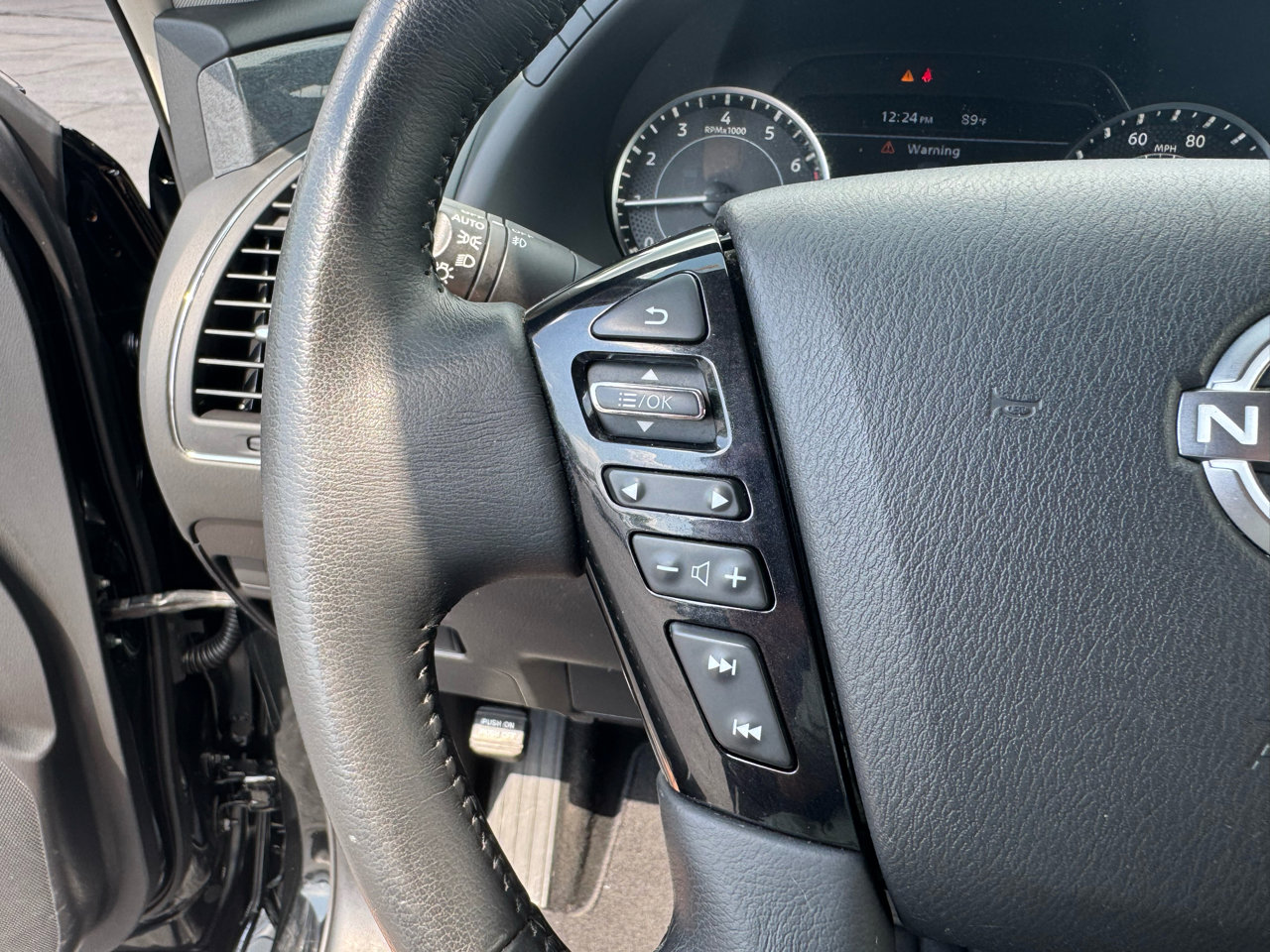 Used 2023 Nissan Armada SV image 23