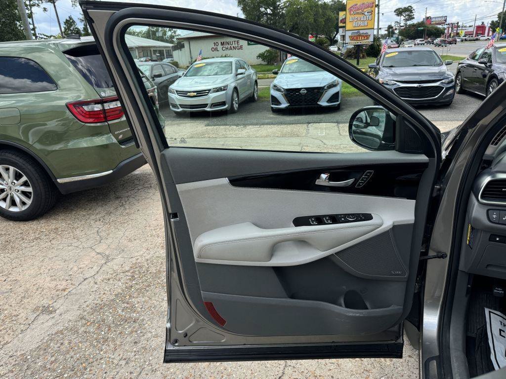 Used 2018 Kia Sorento SX FWD image 13