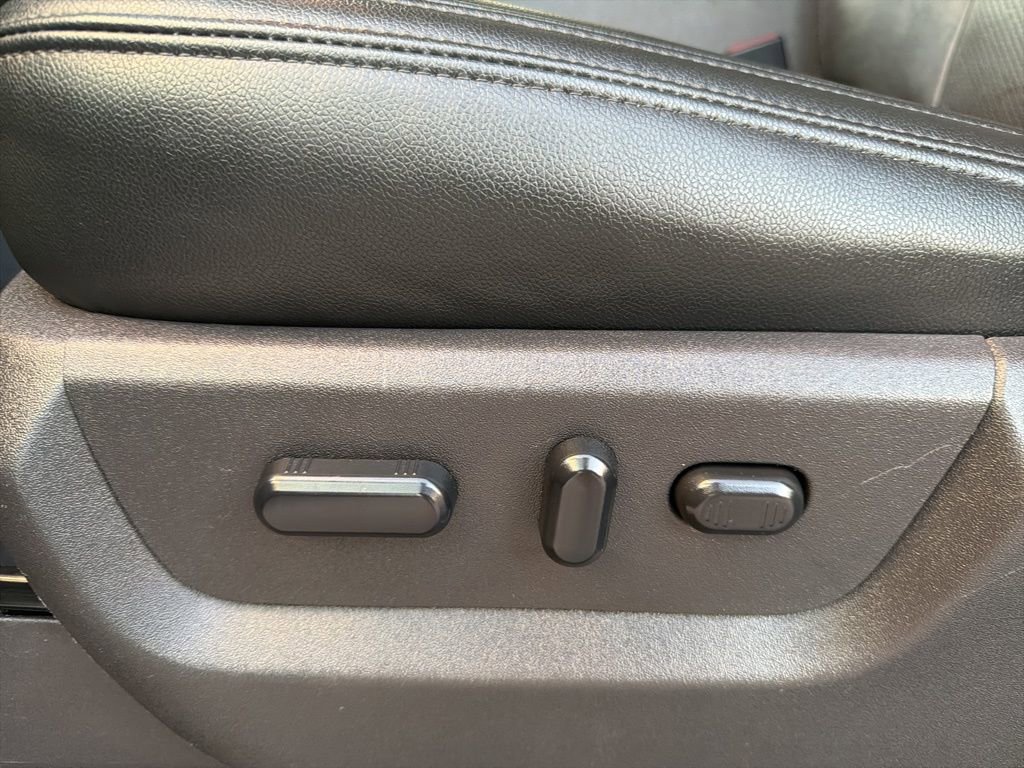 Used 2016 Ford F450 Platinum w/ FX4 Off Road Package AWD/4WD image 31