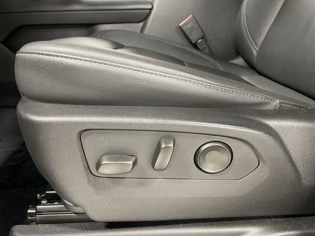 Used 2024 Chevrolet Suburban LT image 12