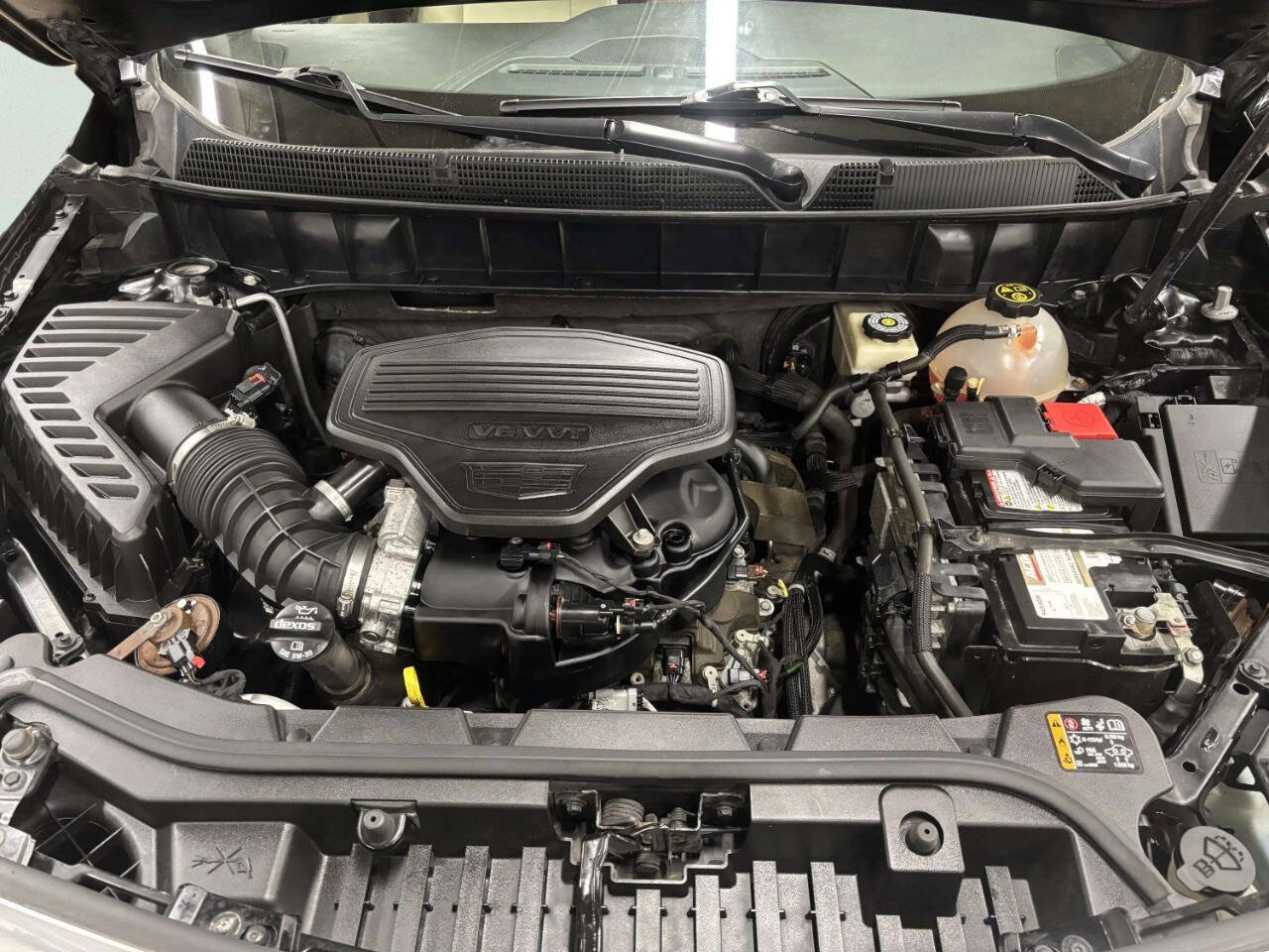 Used 2018 Cadillac XT5 AWD w/ LPO, Wheel Lock Package image 9