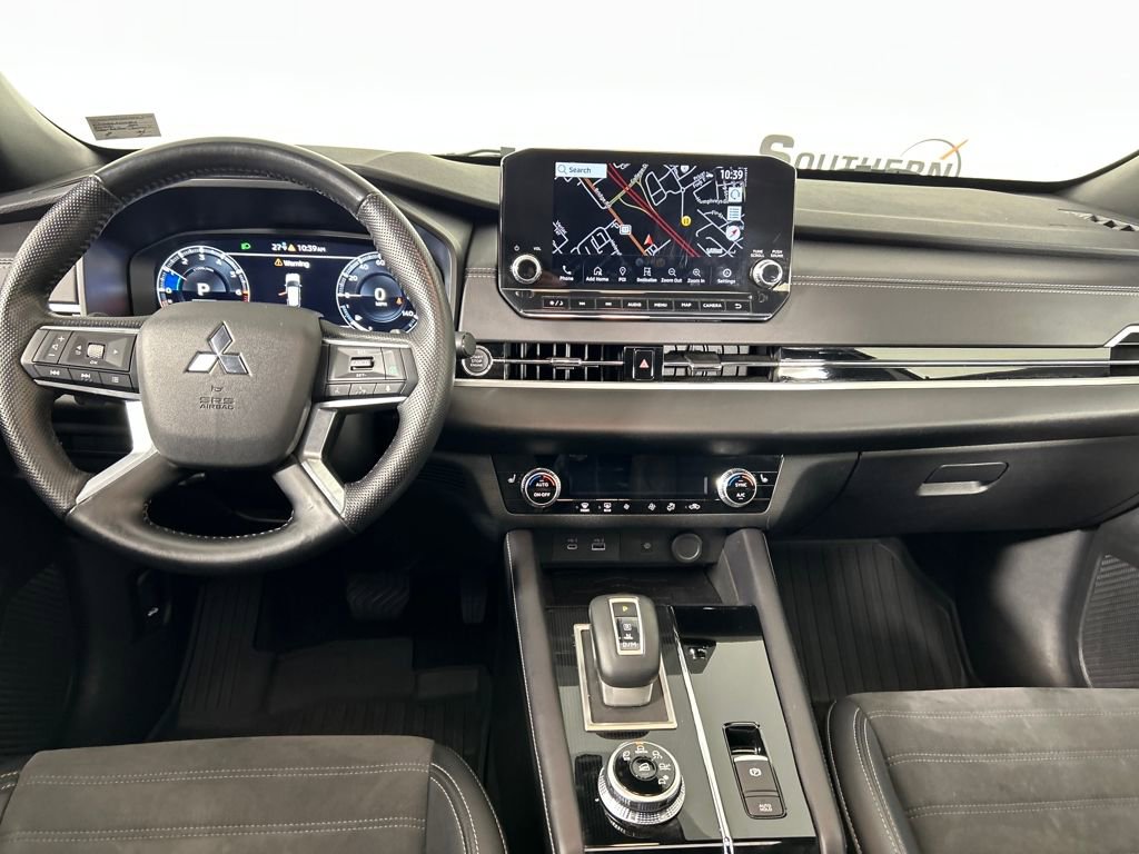 Used 2024 Mitsubishi Outlander SE Black Edition image 17