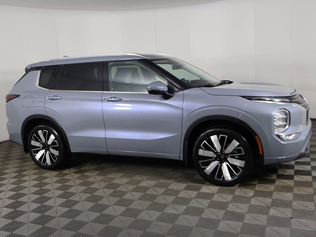 New 2026 Mitsubishi Outlander SEL image 23