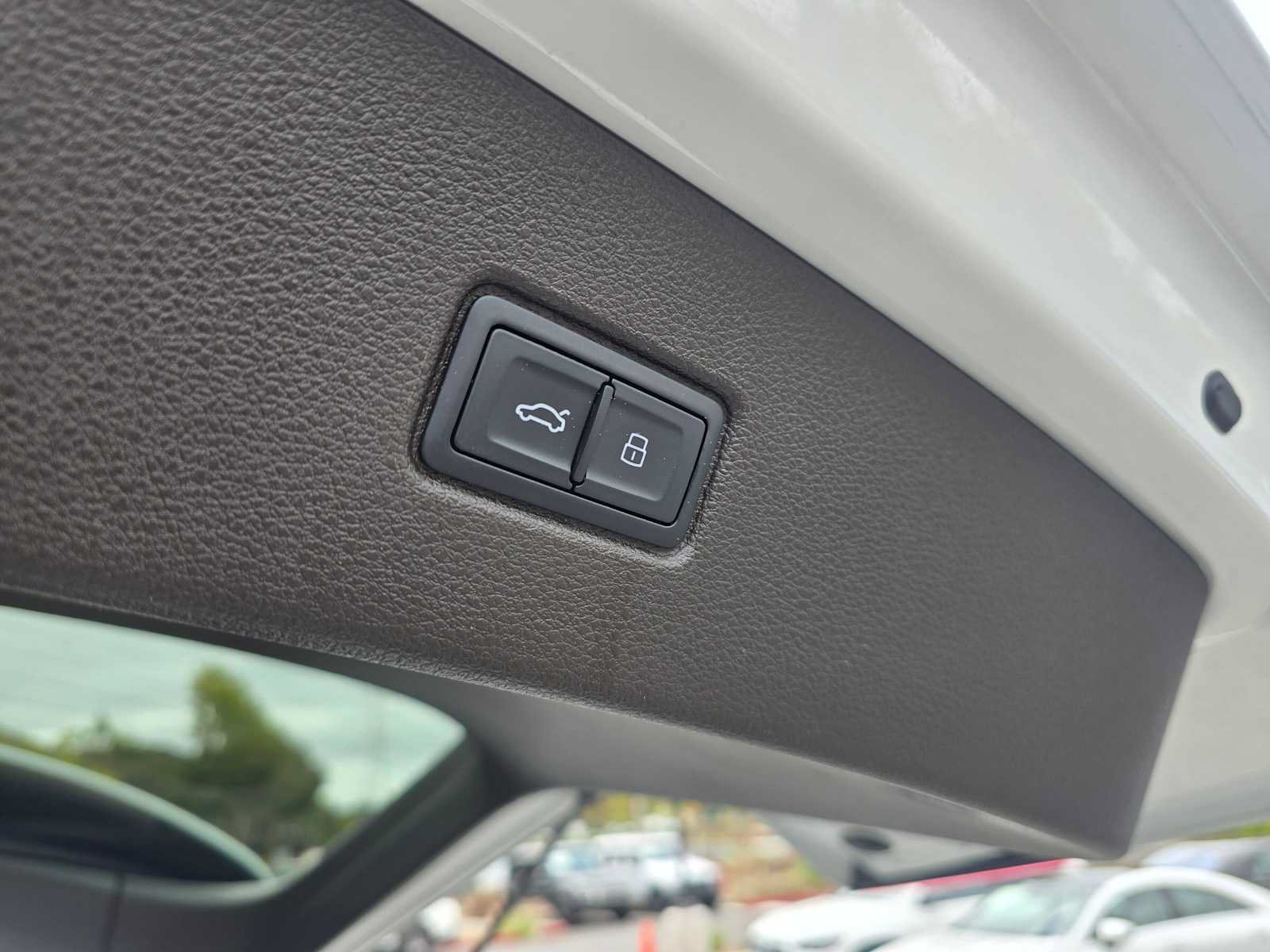 Used 2017 Audi Q7 3.0T Premium Plus AWD/4WD image 17