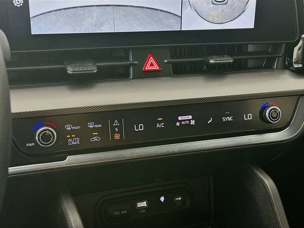 Used 2025 Kia Sportage SX image 18