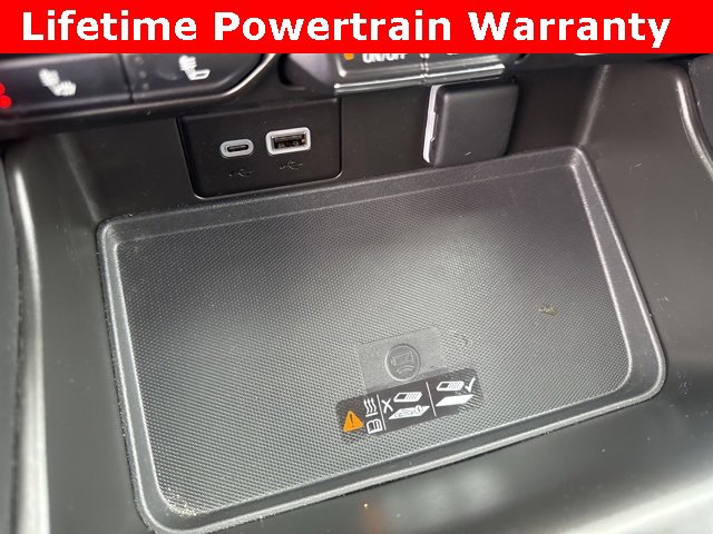 Used 2024 Chevrolet Suburban RST w/ Luxury Package image 19