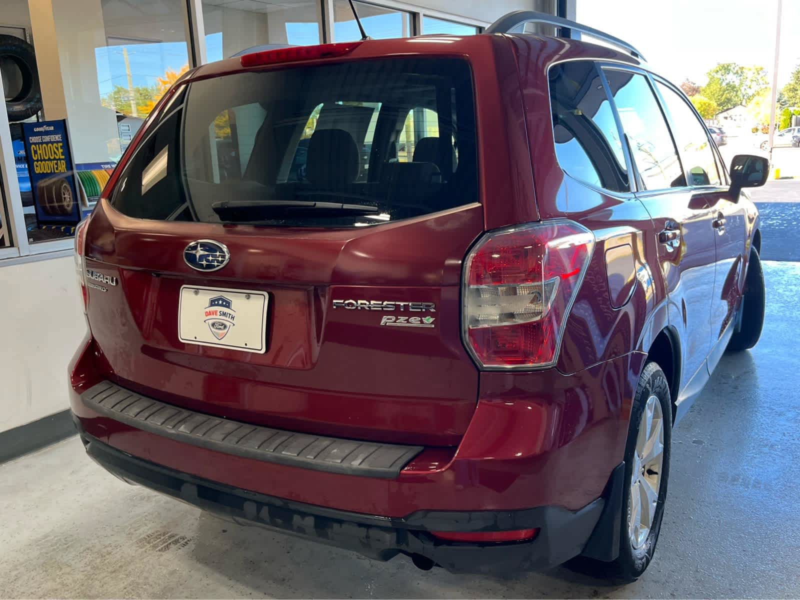 Used 2015 Subaru Forester 2.5i Premium w/ All-Weather Package AWD/4WD image 7