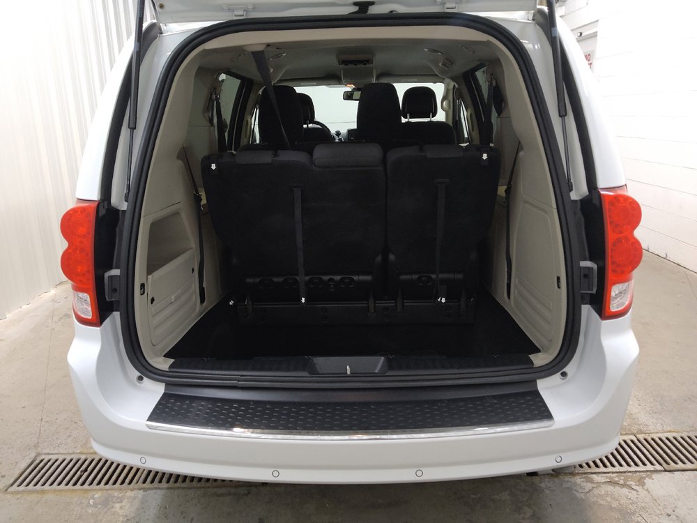 Used 2019 Dodge Grand Caravan SE w/ UConnect Hands-Free Group FWD image 29