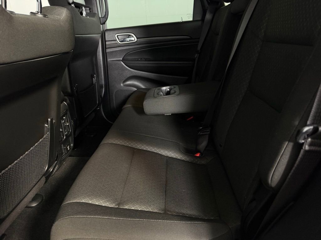 Used 2021 Jeep Grand Cherokee Laredo w/ Security & Convenience Group image 26