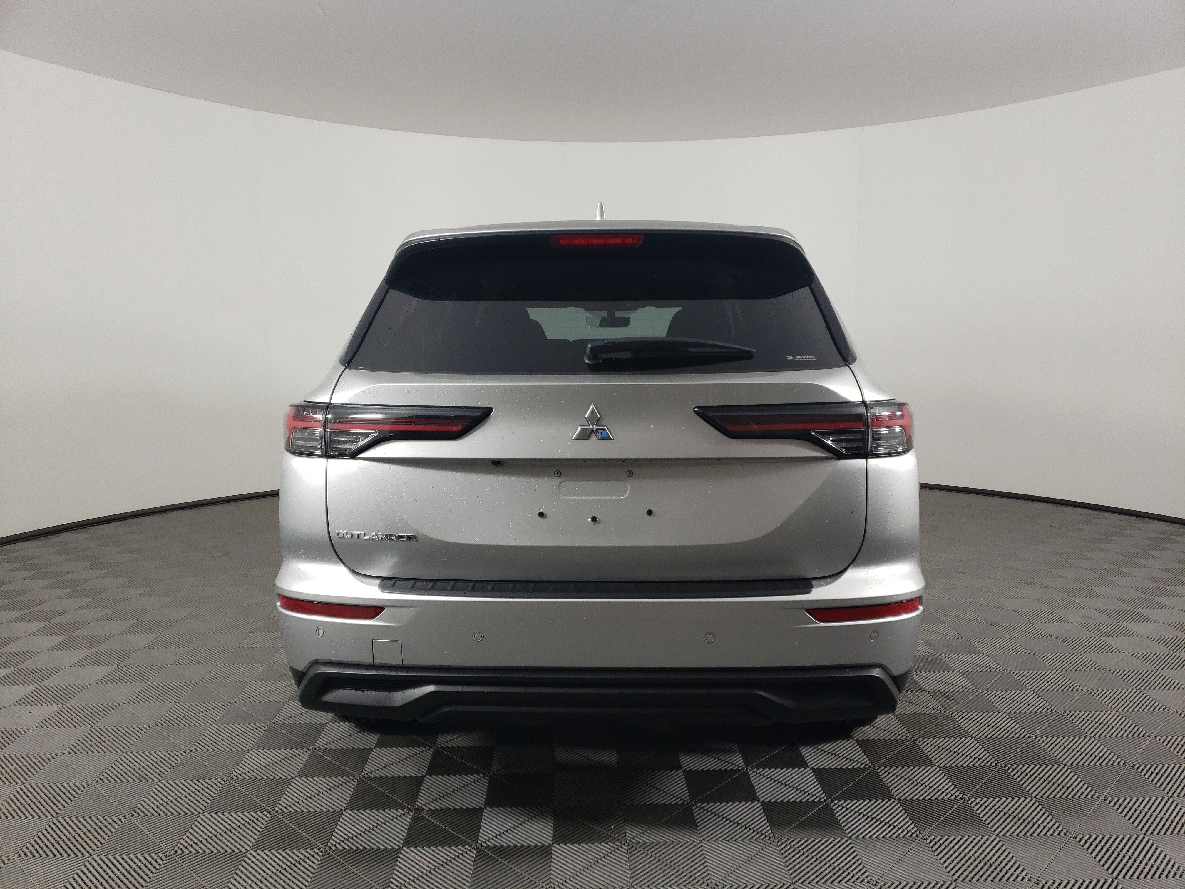 New 2026 Mitsubishi Outlander ES image 4