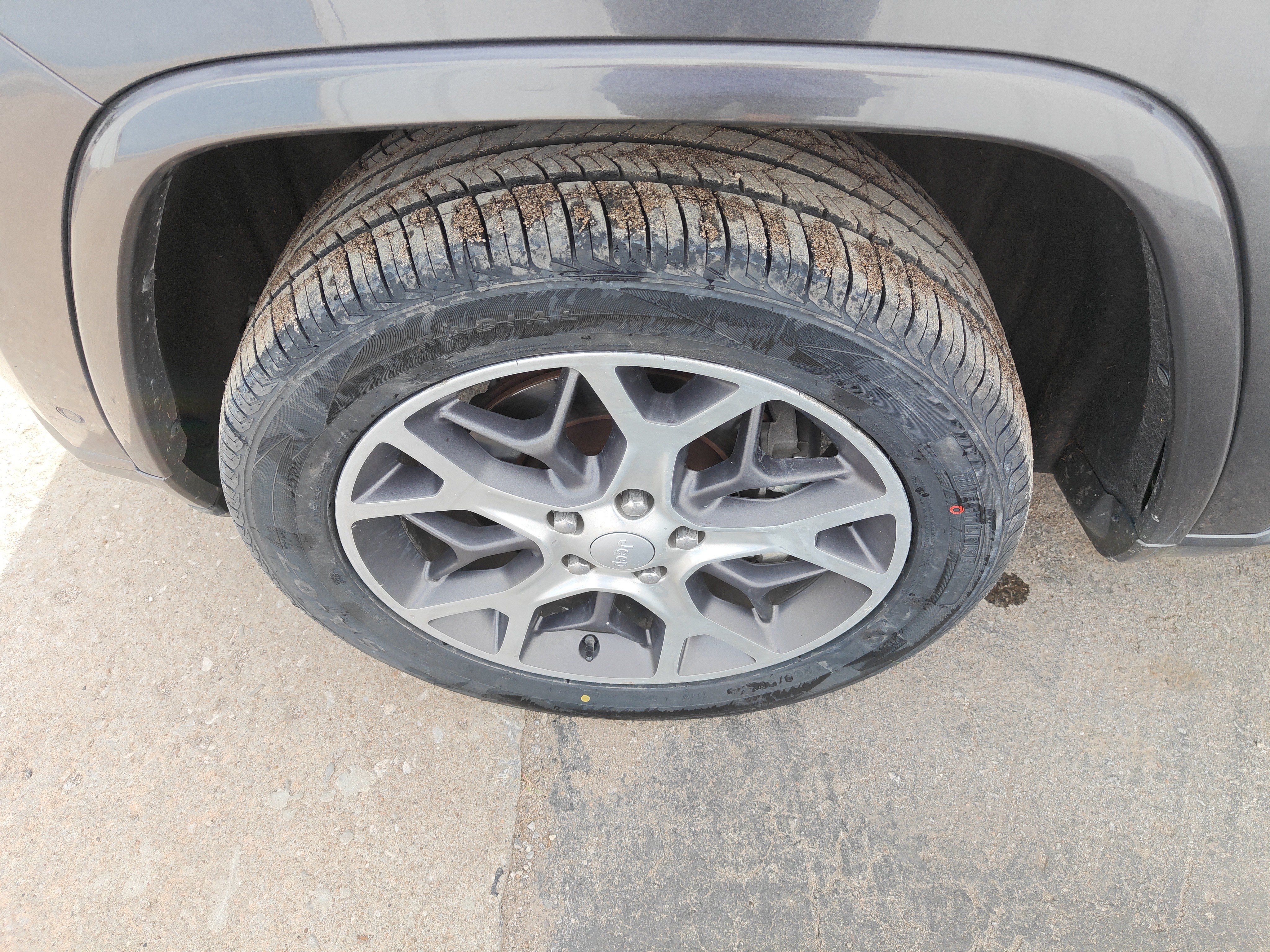 Used 2018 Jeep Grand Cherokee Limited AWD/4WD image 9