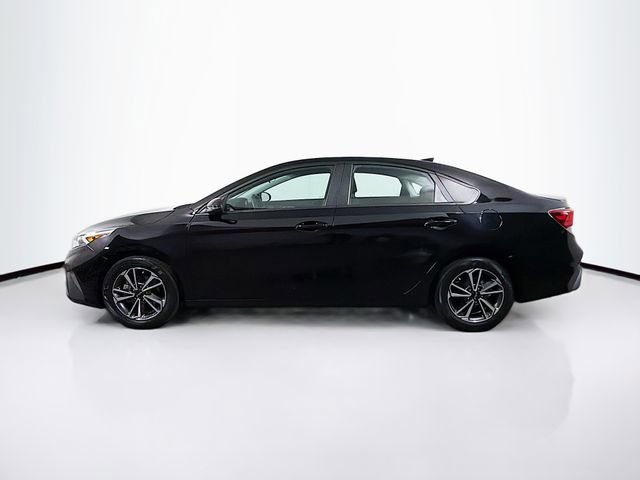 Used 2023 Kia Forte LXS w/ LXS Technology Package image 4