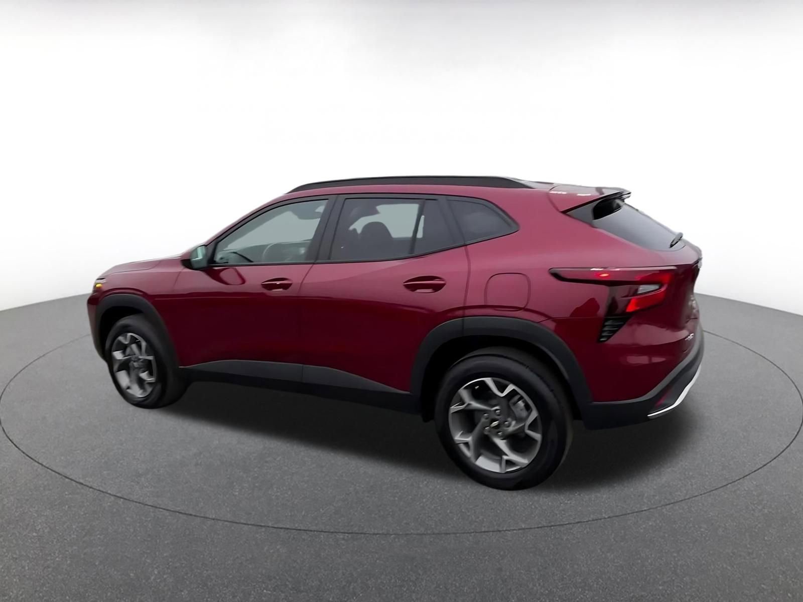 Used 2025 Chevrolet Trax LT w/ LT Convenience Package image 10