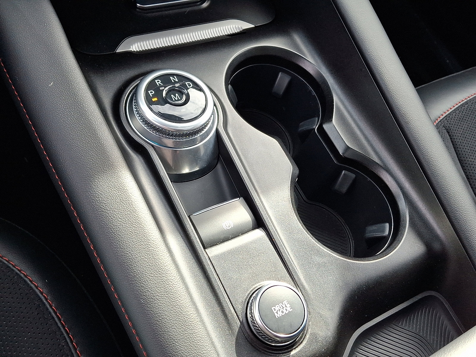 Used 2025 Ford Explorer ST image 15