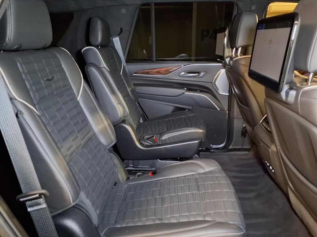 Used 2023 Cadillac Escalade Sport Platinum w/ LPO, ONYX Package image 20