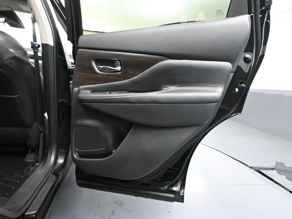 Used 2024 Nissan Murano Platinum AWD/4WD image 41