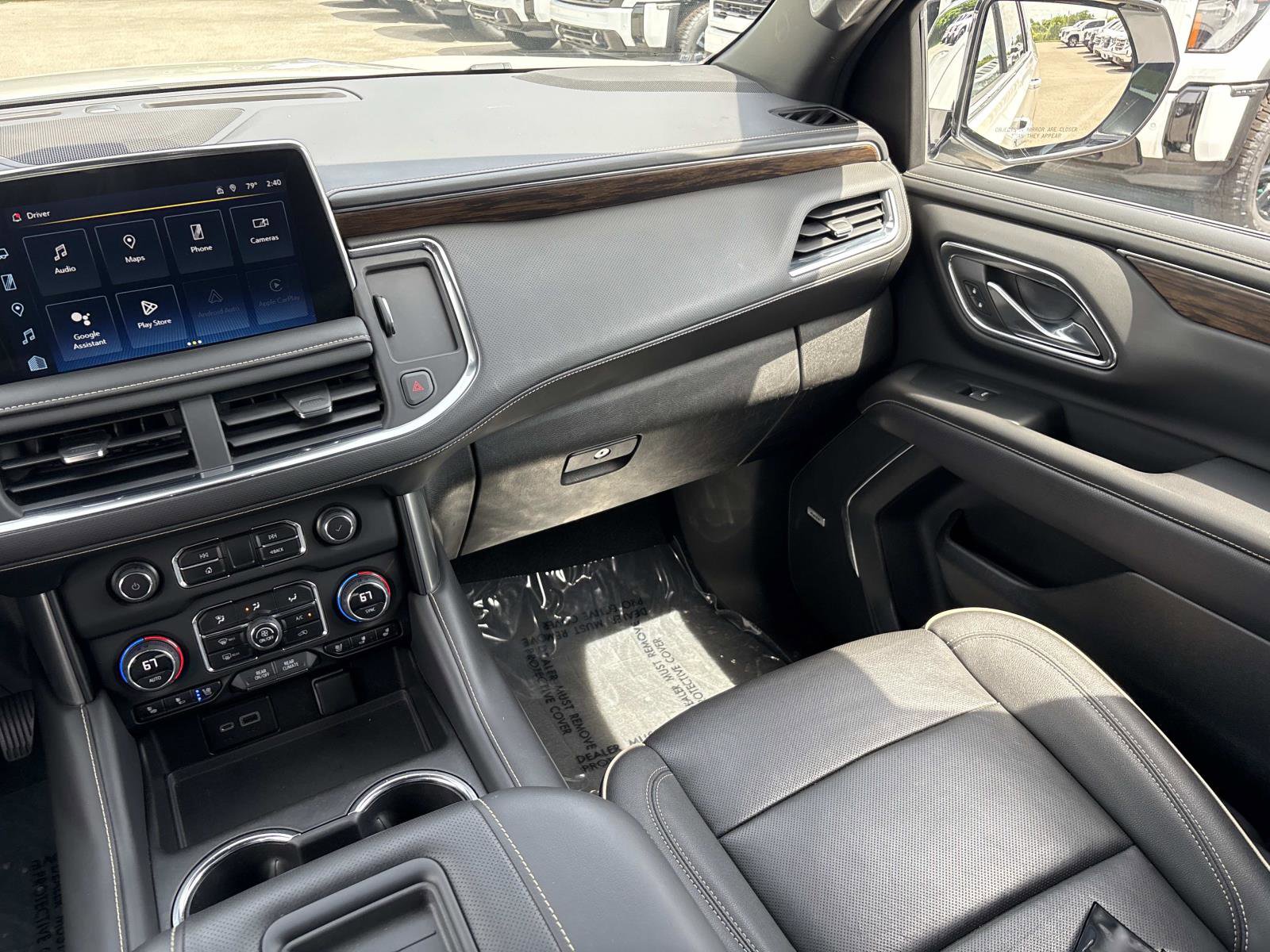 Used 2023 Chevrolet Suburban Premier AWD/4WD image 28
