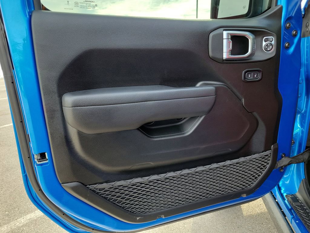 Used 2024 Jeep Wrangler Unlimited Rubicon w/ XTREMEE 35" Tire Package image 18