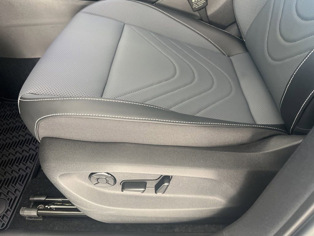 New 2026 Volkswagen Tiguan SE AWD/4WD image 16