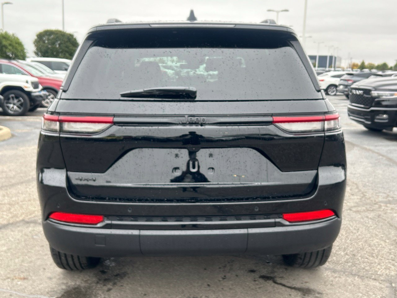New 2027 Jeep Grand Cherokee Laredo X AWD/4WD image 4
