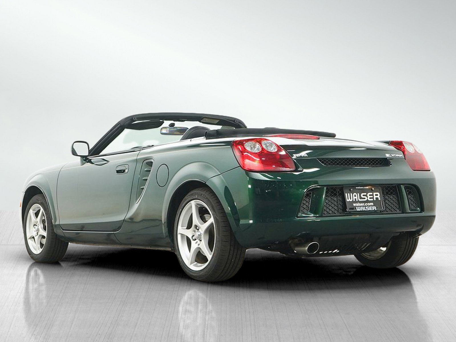 Used 2003 Toyota MR2 RWD image 3