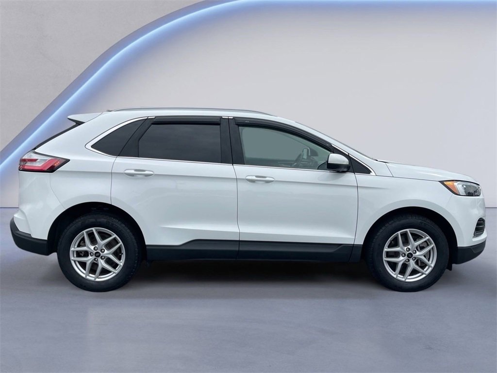 Used 2023 Ford Edge SEL image 2
